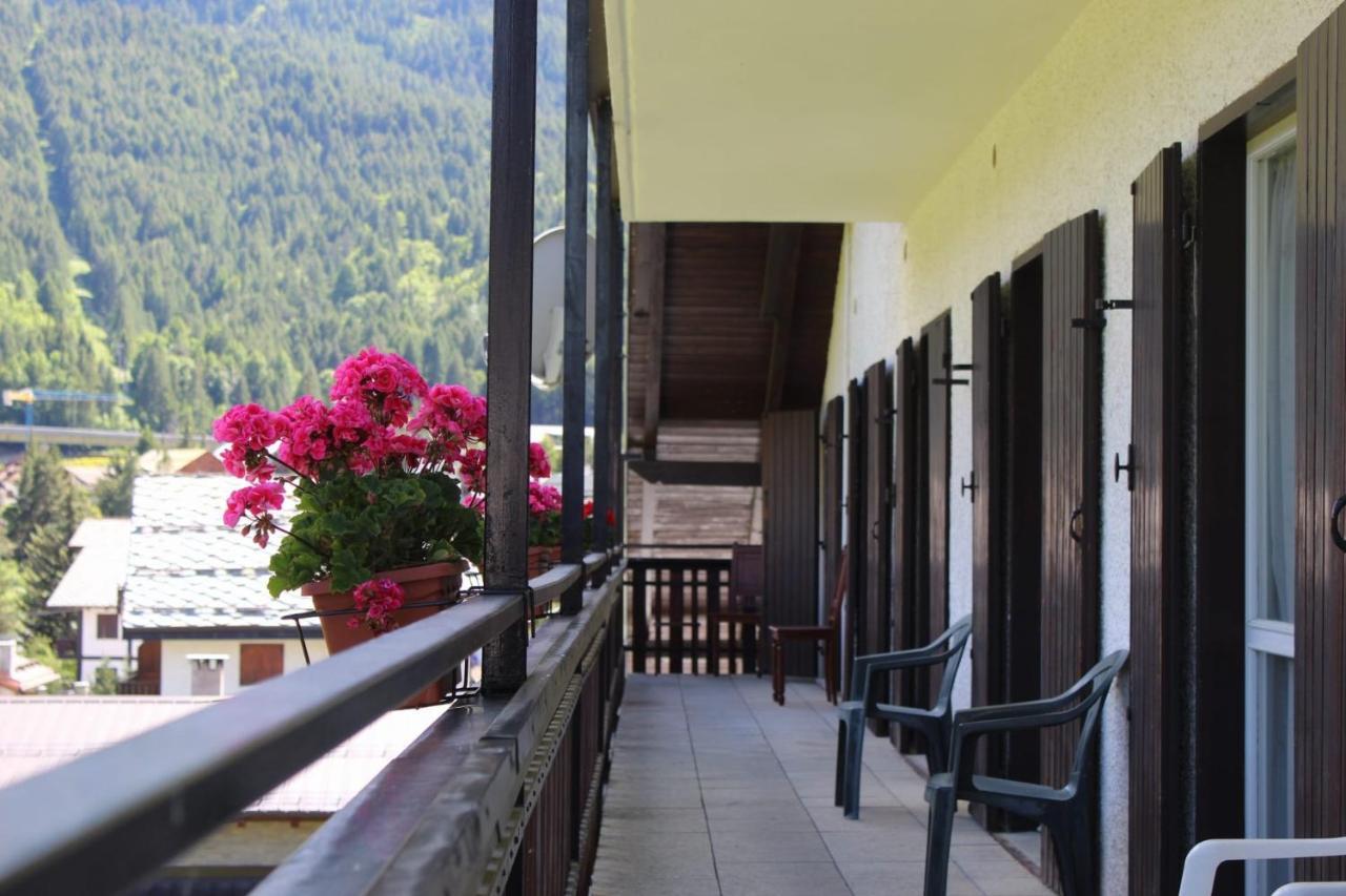Hotel Casa Per Ferie Beatorosaz Cesana Torinese Exterior foto