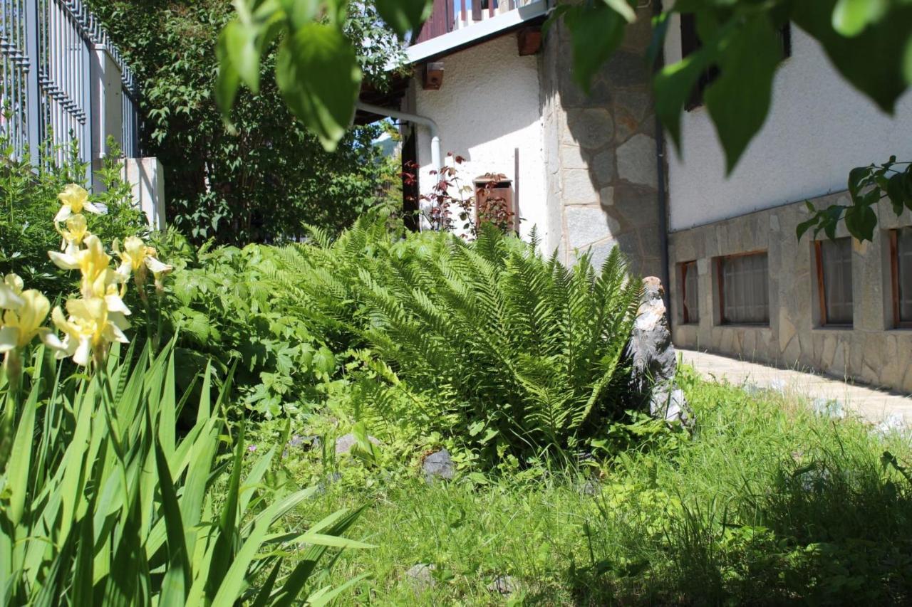 Hotel Casa Per Ferie Beatorosaz Cesana Torinese Exterior foto
