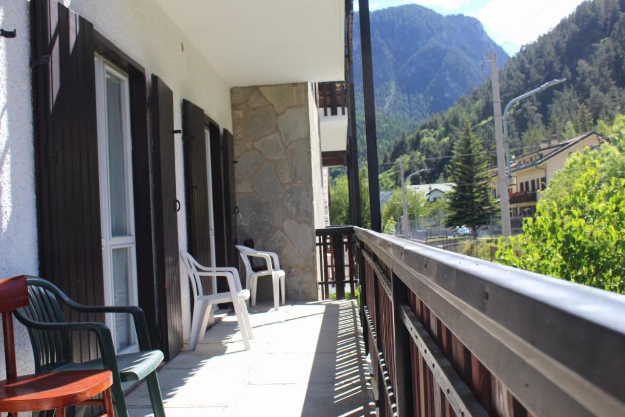 Hotel Casa Per Ferie Beatorosaz Cesana Torinese Exterior foto